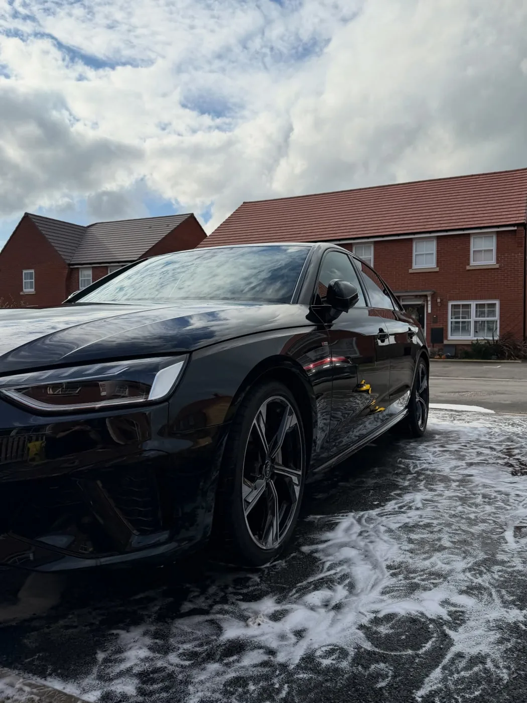 Clean black vehicle after mobile detailing in Oxfordshire